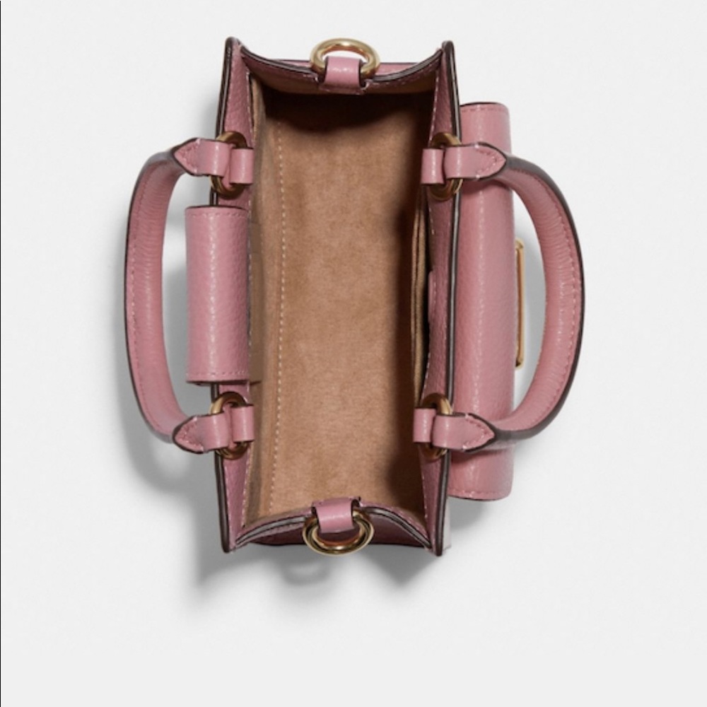 ๐๐ธ๐Coach Mini Pepper Crossbody with Heart Petal Print๐ธ๐ - Picture 3 of 6